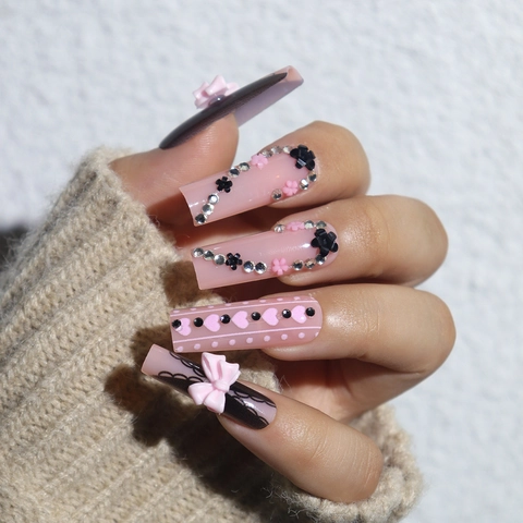 Faux Ongles À Presser Roses Noirs Longue Forme Cercueil Nœud Strass Motif Cœur Style Doux Cool Pour Femmes