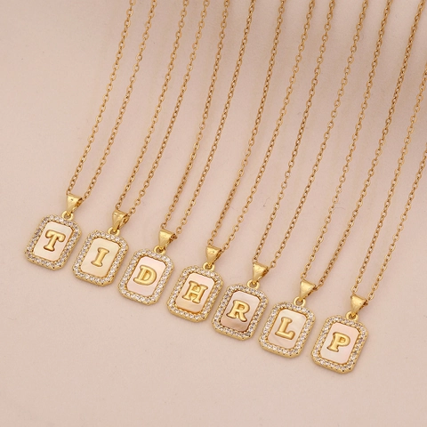 Collana Con Pendente Quadrato Lettera Iniziale Alfabeto Rame Placcato Oro 18K Madreperla Zircone Gioielli Di Lusso Per Donna