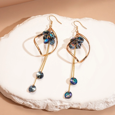 Vintage Tassel Ear Hook Earrings With Twisted Alloy Geometric Frame And Blue Gradient Glass Beads For Women Fashion Jewelry