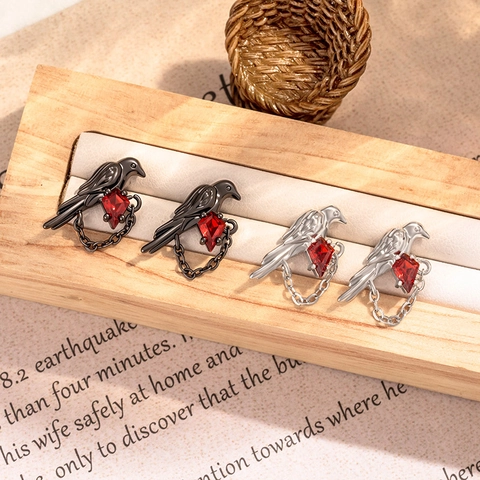 Gothic Bird Crow Ear Cartilage Stud With Titanium Steel Copper Chain And Rhombus Zircon Cool Punk Piercing Earring