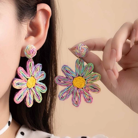 Hand-Woven Raffia Flower Earrings Daisy Floral Bohemian Style Beach Vacation Summer Jewelry For Women