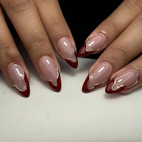 Uñas Postizas Estilo Francés Rojo Vino Con Línea Ondulada Dorada Forma De Almendra Plástico ABS Manicura Removible Para Mujeres