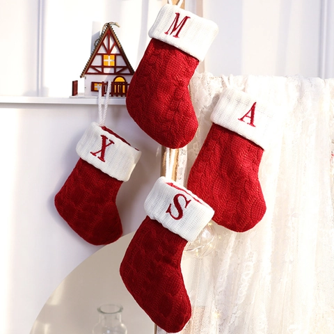 Calza Di Natale In Maglia Con Ricamo Lettera Dell'alfabeto Ornamento Appeso Rosso E Bianco Per Camino