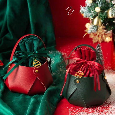 Weihnachtsgeschenktüte PU Leder Samt Kordelzugbeutel Tragbare Apfelverpackung Handheld Metallanhänger Feiertagsdekor