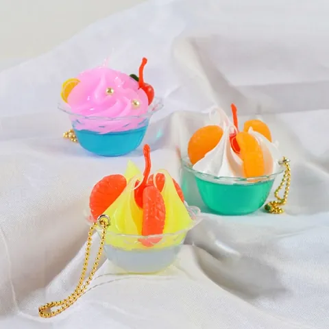Mini Ijsbeker Sleutelhanger Simulatie Room Mousse Kleurrijk Plastic Hars Fruit Decor Tas Charme Nieuwigheid Cadeau