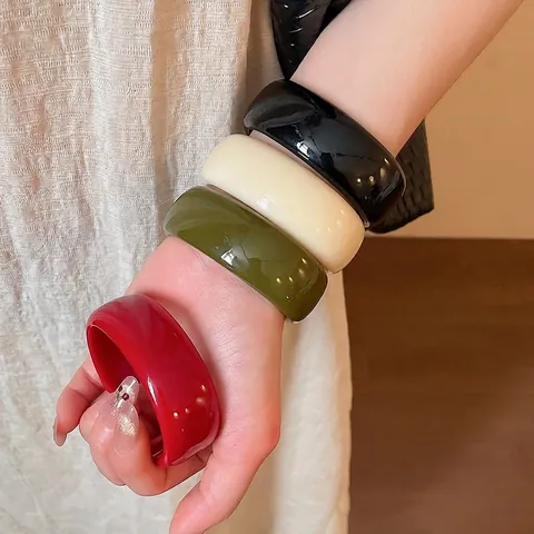 Brazalete Ancho De Resina Acrílica Minimalista Pulido Brillante Forma C Abierta Grueso Moda Para Mujeres Estilo Retro