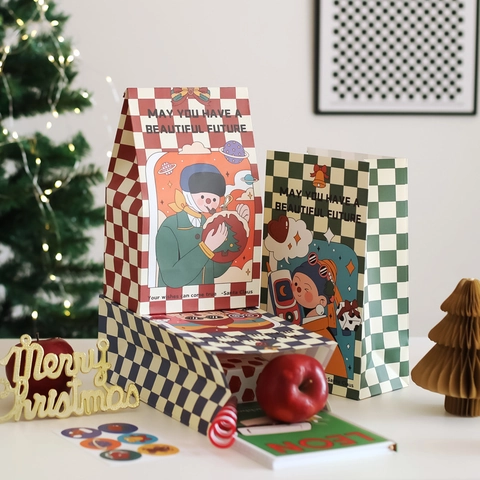 Weihnachts-Geschenktüten Weißes Kraftpapier Schachbrett-Cartoon-Illustration Berühmte Gemälde-Stil Party-Verpackung Aufkleber