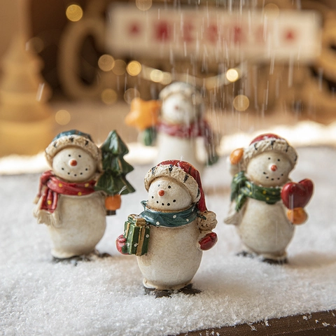 Figurines De Bonhomme De Neige Noël Résine Décoration Bureau Miniatures Peintes Ornement Table Maison Hiver