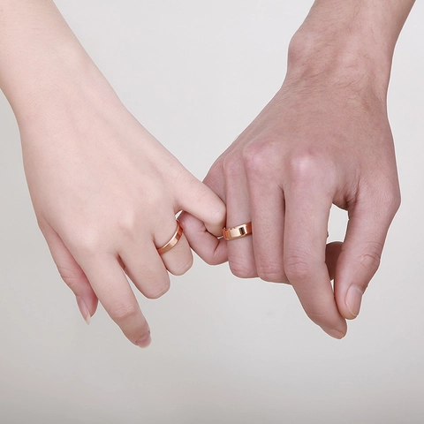 Moderner Titanstahl Paar Ringe Für Damen Herren Minimalistische Polierte Abgeschrägte Kante Schlichter Bandring Gold Silber Schwarz Roségold Schmuck Geschenk