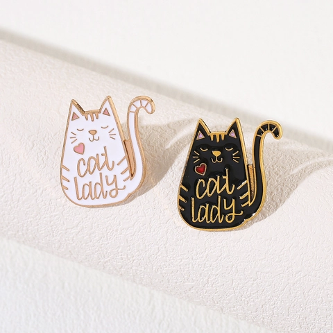 Cartoon Schattige Kat Lady Emaille Brosje Pin Legering Metaal Badge Zwart Wit Kat Sieraden Cadeau Voor Vrouwen Kleding Rugzak Decoratie