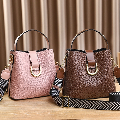 Sac Seau Tissé Femmes Cuir PU Grande Capacité Mode Banlieue Sac Bandoulière Avec Large Sangle Motif Poignée Supérieure