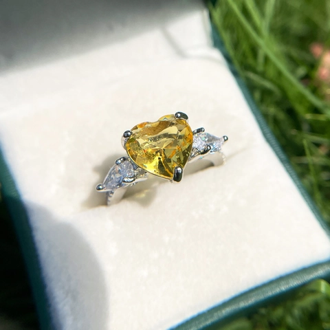 Herzform Zirkonia Ring Verstellbar Kupfer Versilbert Eleganter Schmuck Damen Romantisches Geschenk Gelber Stein
