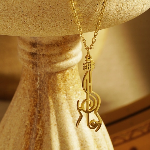 Muziek Thema Roestvrij Staal Hanger Ketting Voor Dames Gitaar Piano Noot Ontwerp Met Galvanische Afwerking Voor Dagelijkse Mode-Sieraden