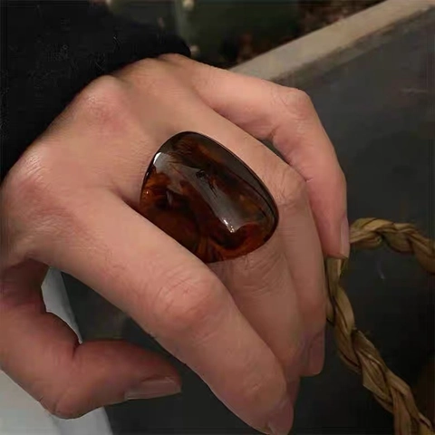 Anello In Resina Ambra Geometrico Retrò Grosso Acrilico Cupola Anello Per Donne Design Di Nicchia Texture Marmo Vintage Gioielli