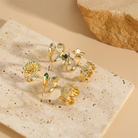Vintage 14K Gold Plated Copper Flower Open Ring For Women Unique Design Zirconia Petal Adjustable Finger Ring Jewelry Gift