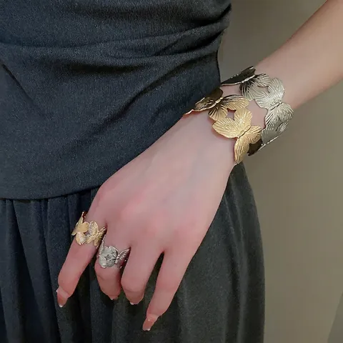 Bracciale E Anello Regolabili A Polsino Aperto Con Farfalla E Foglia Di Ginkgo Cava Gioielli Retro In Metallo Placcato Per Donne