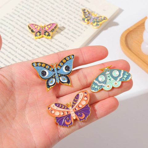 Vintage Celestial Butterfly Moon Phase Enamel Brooch Pin Set Alloy Starry Moth Lapel Pin For Women Daily Dress Jewelry