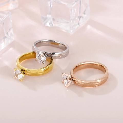Fashion Solitaire Ring Hammered Texture Stainless Steel Zircon Four Prong Round Cut Simple Style Jewelry For Women