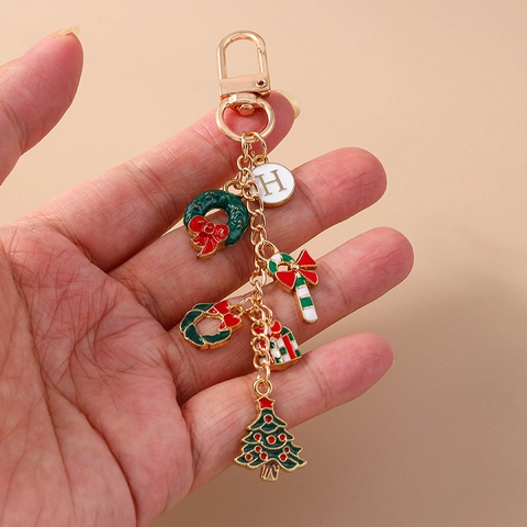 Porte-clés en Alliage de Zinc de Noël Émail Or Arbre de Noël Couronne Cloche Chaussette Cerf Pendentif Charme de Sac de Festival