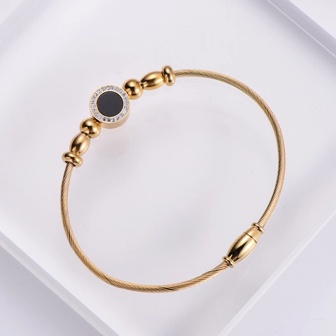 Pulsera De Cable De Alambre Chapada En Oro 18K Acero Inoxidable Diamantes De Imitación Cierre Magnético Joyería Mujer