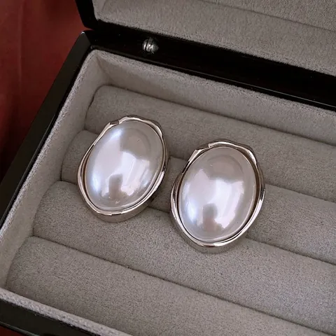 Orecchini Ovali Vintage Con Künstliche Perle Stile Francese Cornice In Lega Irregolare Con Perno In Argento Gioielli Per Donne
