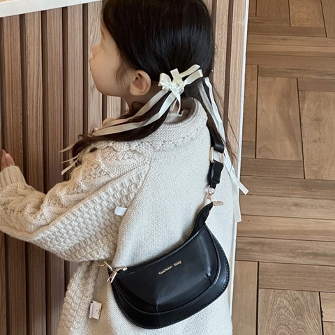 Kids Fashion Half Moon Crossbody Bag PU Leather Solid Color Adjustable Wide Strap Shoulder Bag For Toddlers Trendy