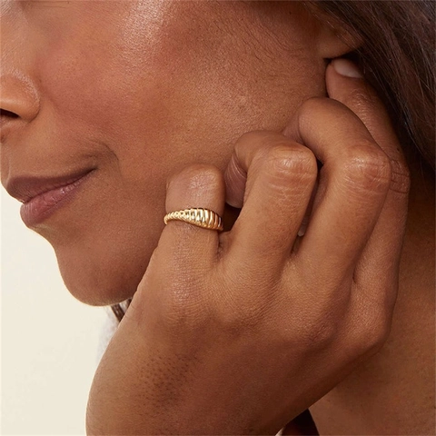 Minimalistischer 316L Edelstahl Croissant Ring Für Damen Gold Silber Plattiert Französisch Retro Geripptes Spiral Design Schmuck Geschenk