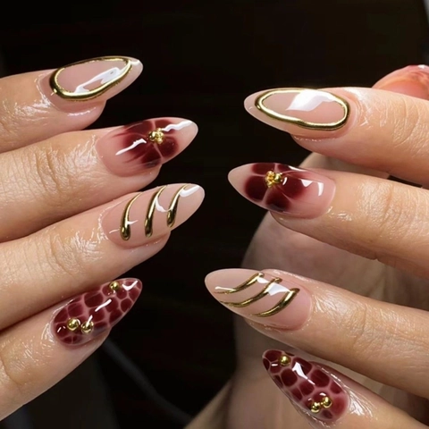 Press On Nagels Amandelvorm 3D Gouden Metalen Lijnen Donkerrood Bloemen Krokodillenpatroon Luxe Elegante Kunstnagels