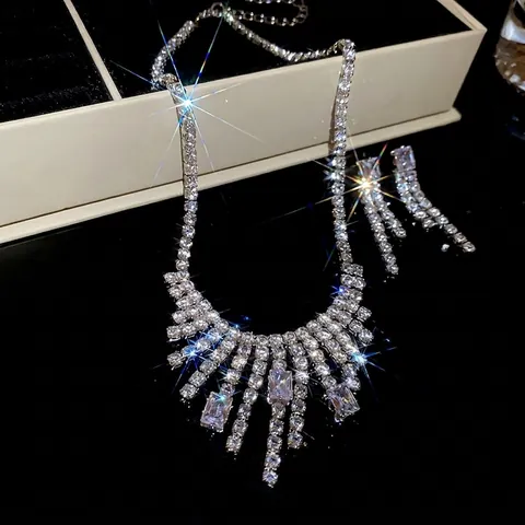 Gioielli Con Nappe Quadrate In Zircone Con Perno In Argento Collana E Orecchini Da Sposa Di Lusso Design Con Frange