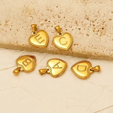 Colgante De Corazón Chapado En Oro De 18K Acero Inoxidable 304 26 Letra Inicial Alfabeto 3D Pulido Joyas Para Mujeres