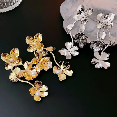 Floral Dangle Earrings With Faux Artificial Pearls And Crystals Alloy Flower Drop Jewelry With Silver Earring Post Elegant For Women