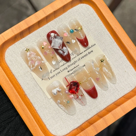 Uñas Postizas De Navidad Hechas A Mano Almendra Larga Degradado Rojo 3D Diamantes Perlas Artificiales Estrellas Puntas Artificiales