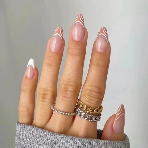 Uñas Postizas Largas Almendradas Estilo Francés Rosa Nude Líneas Onduladas Blancas Uñas Artificiales Elegantes Manicura Mujer