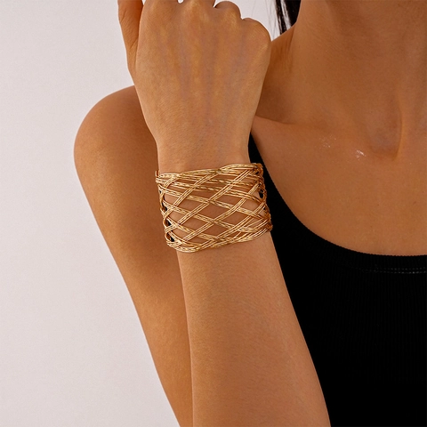 Gold Woven Mesh Cuff Bracelet Hollow Wide Open Bangle Elegant Metal Wrist Jewelry For Women Simple Chic