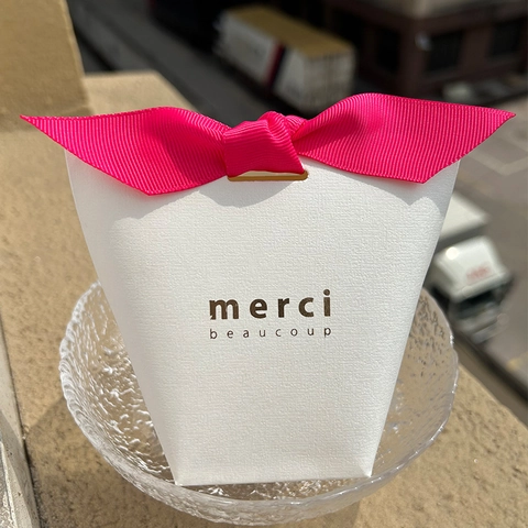Boîte Cadeau Papier Gaufré Marquage À L'or Ruban Merci Beaucoup Emballage De Bonbons Pliable Décoration De Fête Mariage
