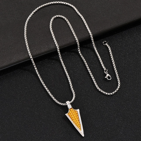 Collana Con Ciondolo A Punta Di Lancia Vintage Da Uomo Lega Di Zinco Punta Di Freccia Triangolo Texture A Nido D'ape Punk