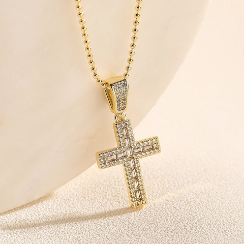 Collana con Ciondolo a Croce in Rame Placcato Oro 18K Zirconia Elegante Catena per Clavicola Minimalista Gioielli per Donna Regalo Festa