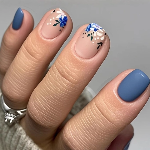 Matte Press On Nails Short Square Blue Rose Floral Print False Nails For Women Elegant Simple Manicure