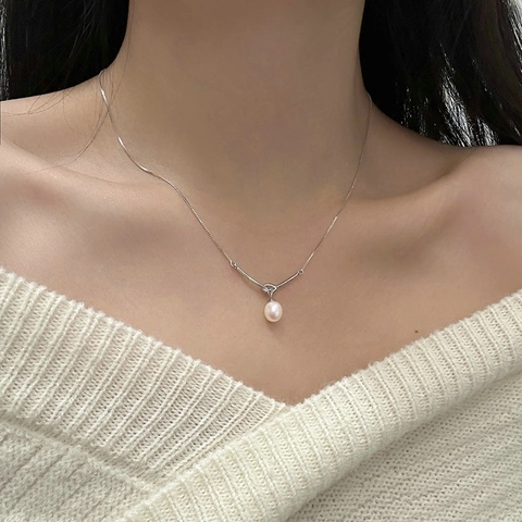 925 Sterling Silver Knot Freshwater Pearl Necklace For Women Elegant Minimalist Smile Pendant Clavicle Chain Jewelry Gift