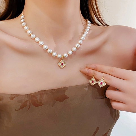Collana Bracciale Orecchini Quadrifoglio Con Künstliche Perle Di Imitazione Lega Pietra Preziosa Rossa Gioielli Per Donne