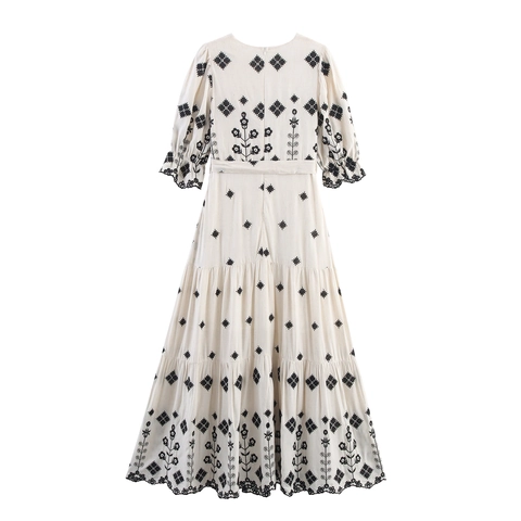 Damen Boho V Ausschnitt Maxi Kleid Ethnische Stickerei Laternenärmel Gestufter Rock Taillenband Vintage Resort Langes Kleid