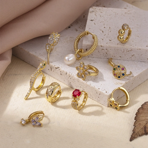 Boucle Oreille Piercing Cartilage Cuivre Laiton Avec Zircon Papillon Fleur Serpent Forme Mode Irrégulier Bijoux Pour Femmes