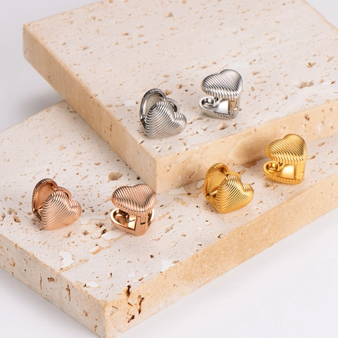 Heart Shaped Huggie Earrings 304 Stainless Steel Textured Stripe Geometric Hoop Earrings For Women Fashion Jewelry