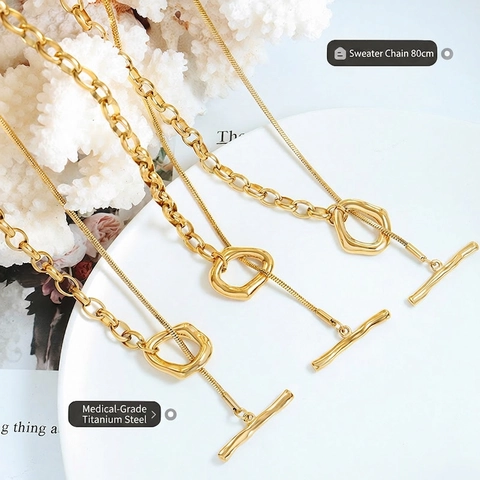 Collana Lunga Minimalista Asimmetrica Acciaio Titanio Placcato Oro 18K Chiusura Toggle Catena A Y Lariat Per Donne