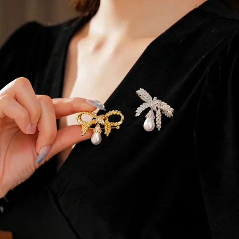 Spilla Di Künstliche Perle Con Fiocco Zircone Rame Placcato Oro Argento Retro Francese Elegante Spilla Gioielli Per Donne Regalo
