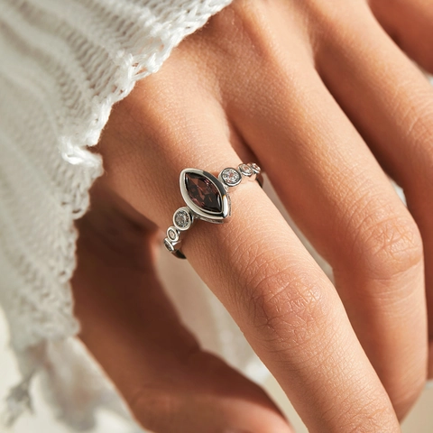 925 Sterling Silber Ring Marquise Roter Edelstein Weißer Zirkonia Retro Französisch Eleganter Schmuck Für Damen