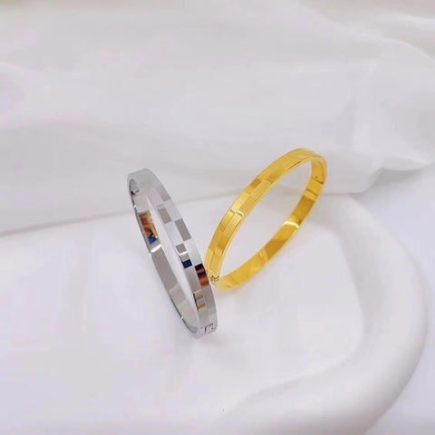 Luxury Titanium Steel Checkerboard Pattern Bangle For Women Frosted Geometric Grid Design Gold Silver Bangle Jewelry Gift