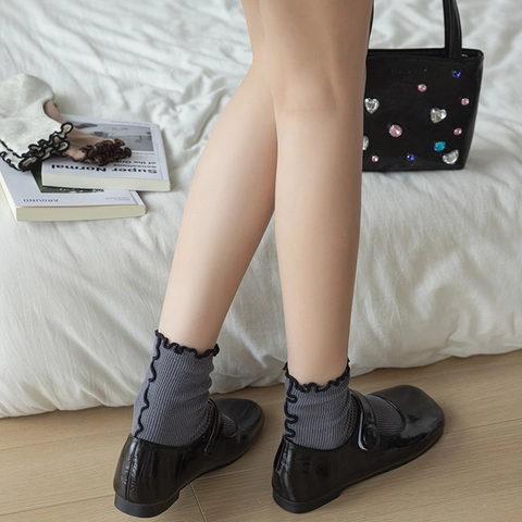 Women Mid-Calf Cotton Socks Ribbed Ruffle Edge Lettuce Trim Japanese Style Solid Color Breathable Soft