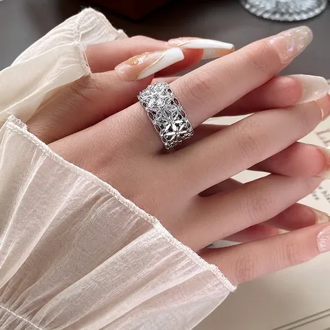Anillo Abierto Flor Hueca Cobre Tono Plateado Circonita Pavé Ajustable Elegante Joyería De Lujo Para Mujeres
