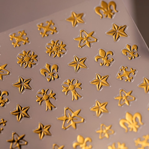Nagelkunst Aufkleber 3D Relief Goldfolie Flamme Stern Kreuz Designs Selbstklebend Ultradünn Vintage DIY Maniküre Dekoration